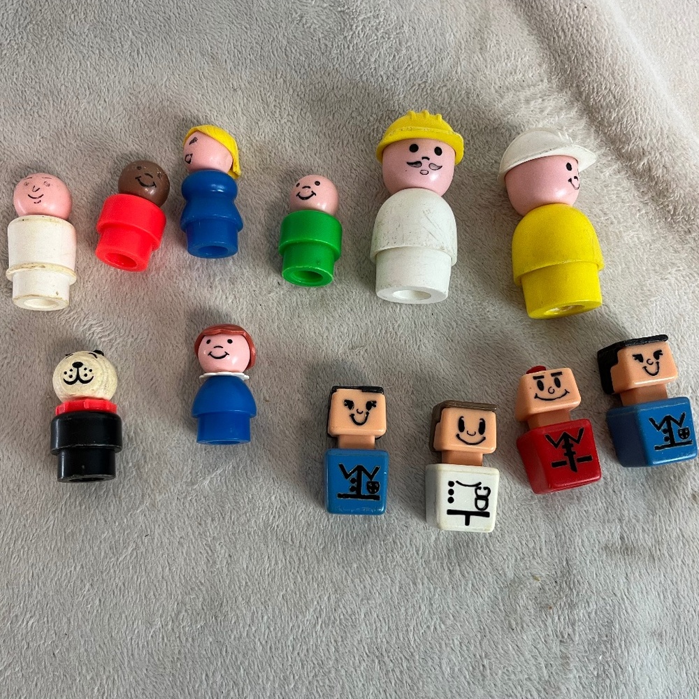 Vintage Fisher-Price Playskool Little People Lot Of Figures 12 Plastic